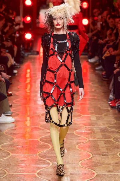 Look 15